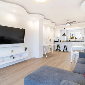 Amplio Apartamento Con Gran Terraza Con Vistas A Solo 50m De La Playa, Apartamento